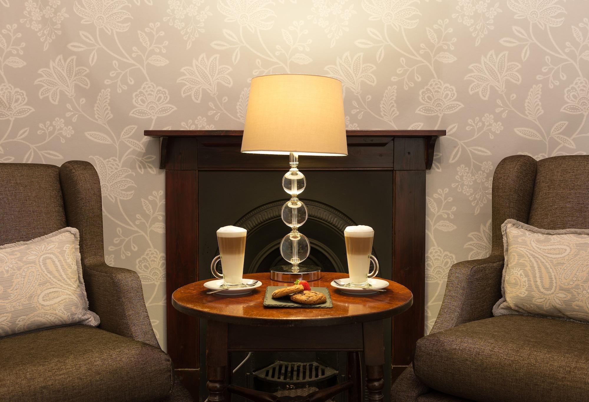 Western Red Lion 4* Salisbury